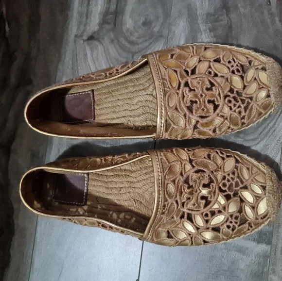 Shoes - Picture 2 of 5